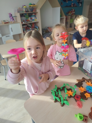 inbound2745018695000984173